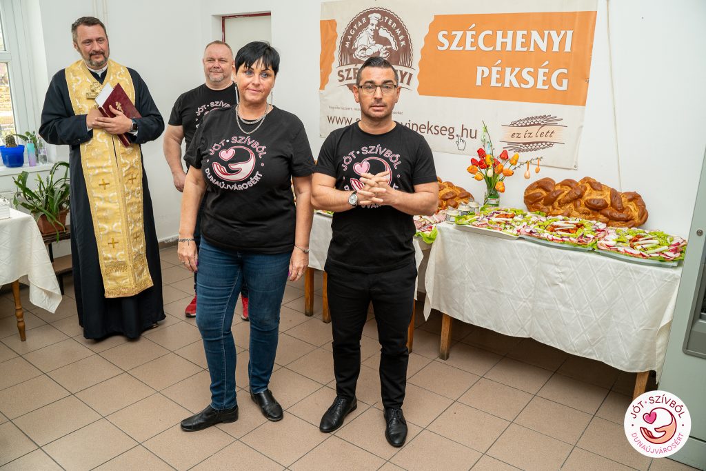 husveti-segitseg-2024-jot-szivbol-31